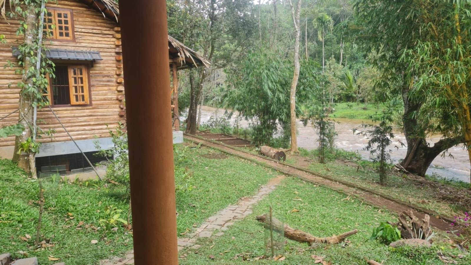 Aya Natural Udumbanshola Exterior foto